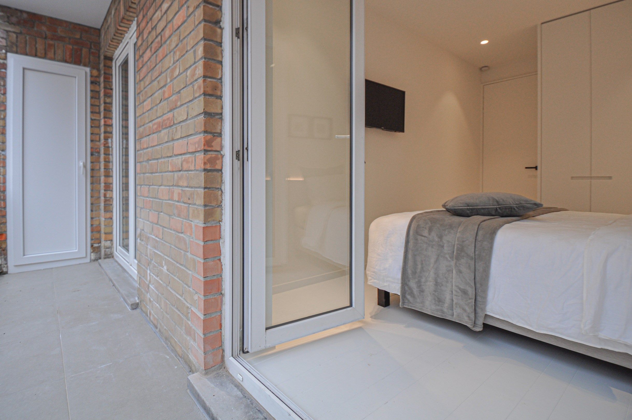 Volledig gerenoveerd appartement met een mooi zijdelings zeezicht gelegen in het Zoute. foto 13