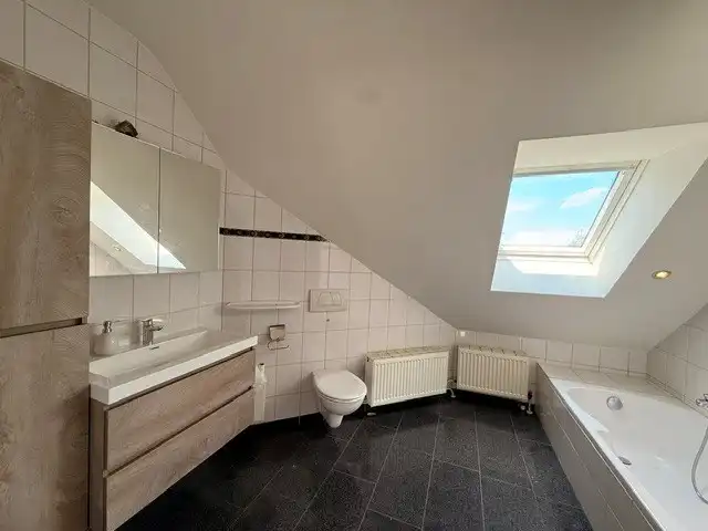 Vrijstaande, recente gezinswoning op 4a79ca met 3 slaapkamers te Maaseik.  foto 21