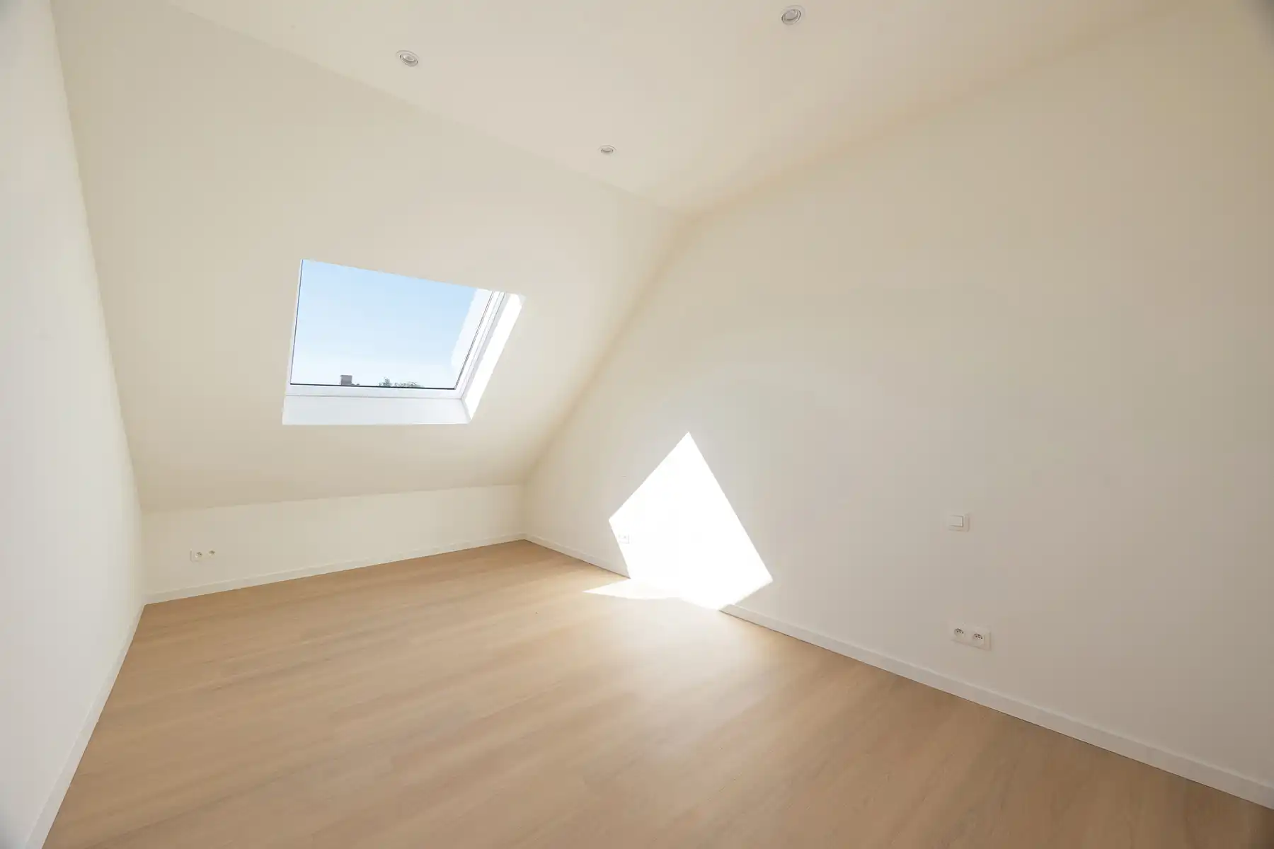 Gerenoveerde loft in hartje Ekeren! foto 12