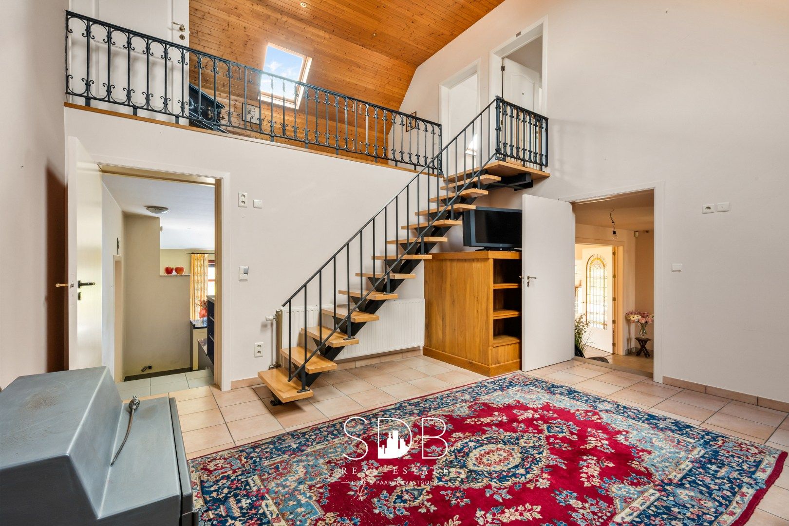 Hedendaagse villa met gezinstuin en graslanden op 7.496m² foto 19
