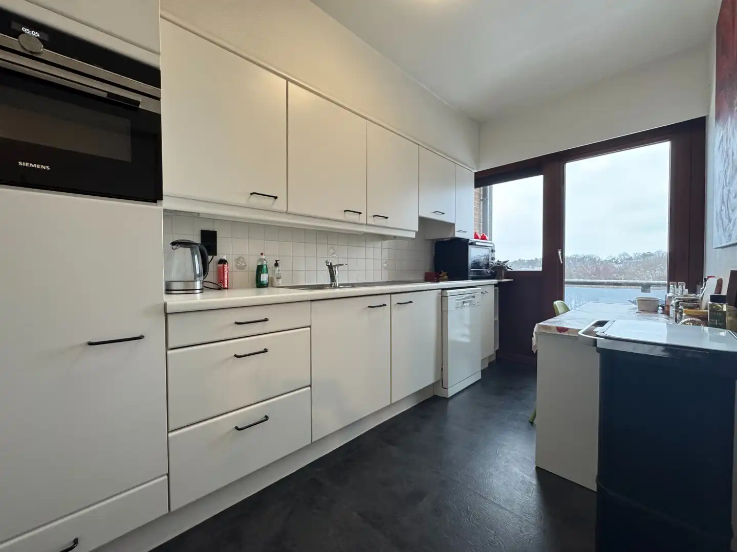 Ruim appartement met 3 slaapkamers én garage te huur in Genk centrum! foto 6