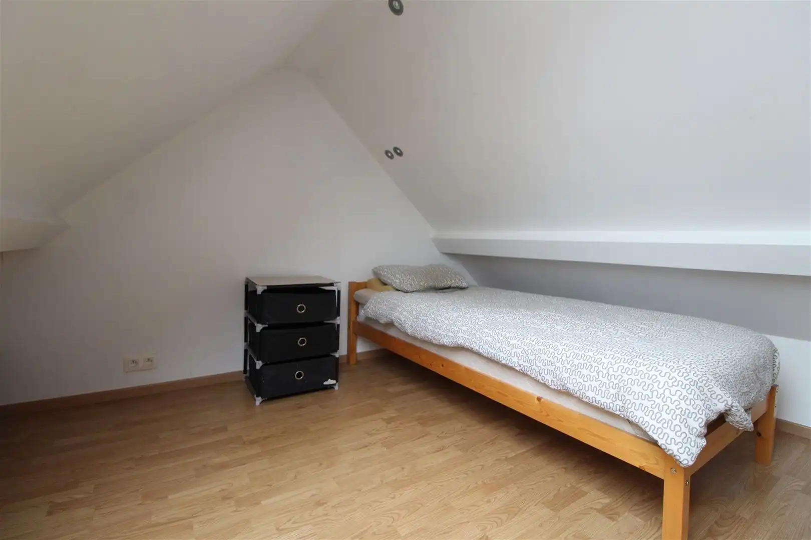 Recent gerenoveerde rijwoning met koer foto 9