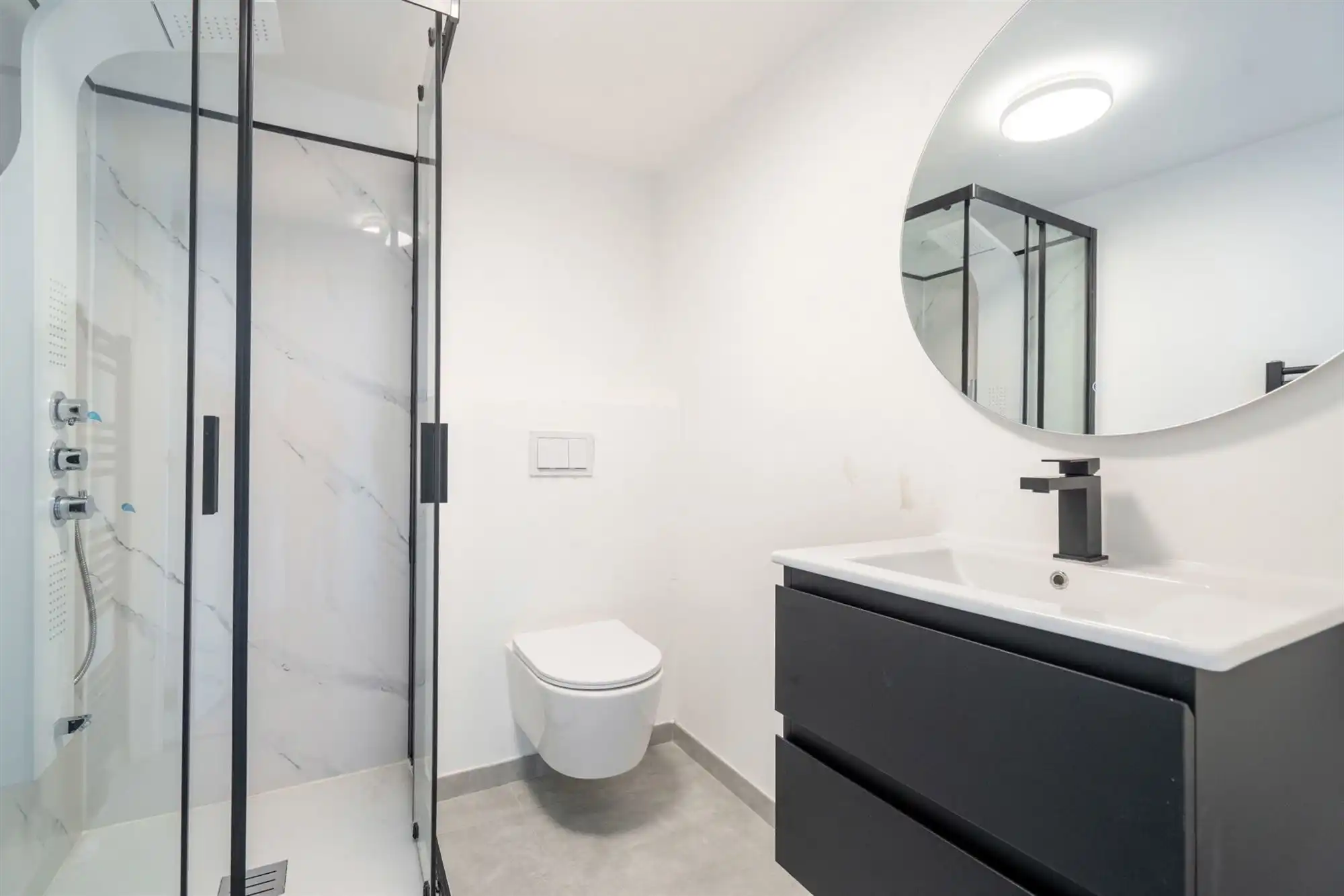 Gemeubelde studentenkamer in Mechelen te huur! foto 4