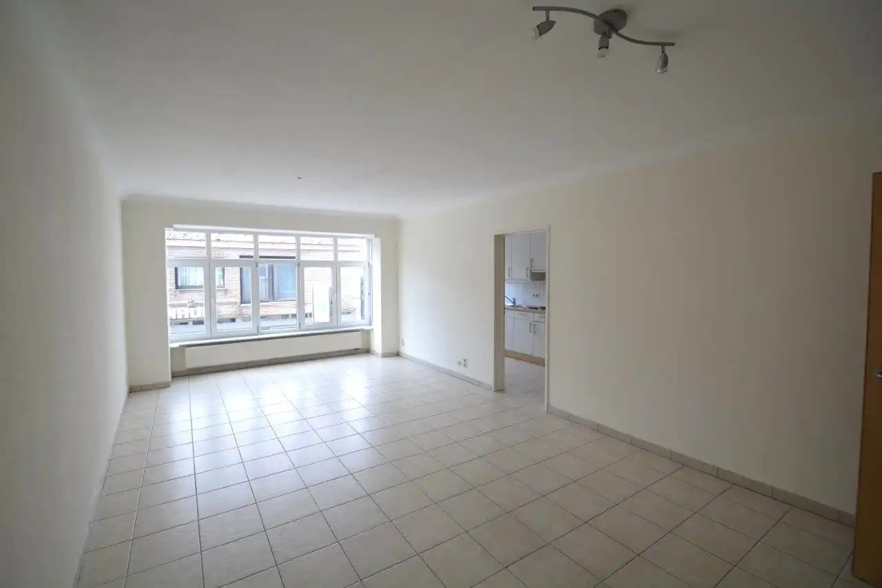 APPARTEMENT MET 2 SLK, TERRAS EN  GARAGEBOX! foto 2