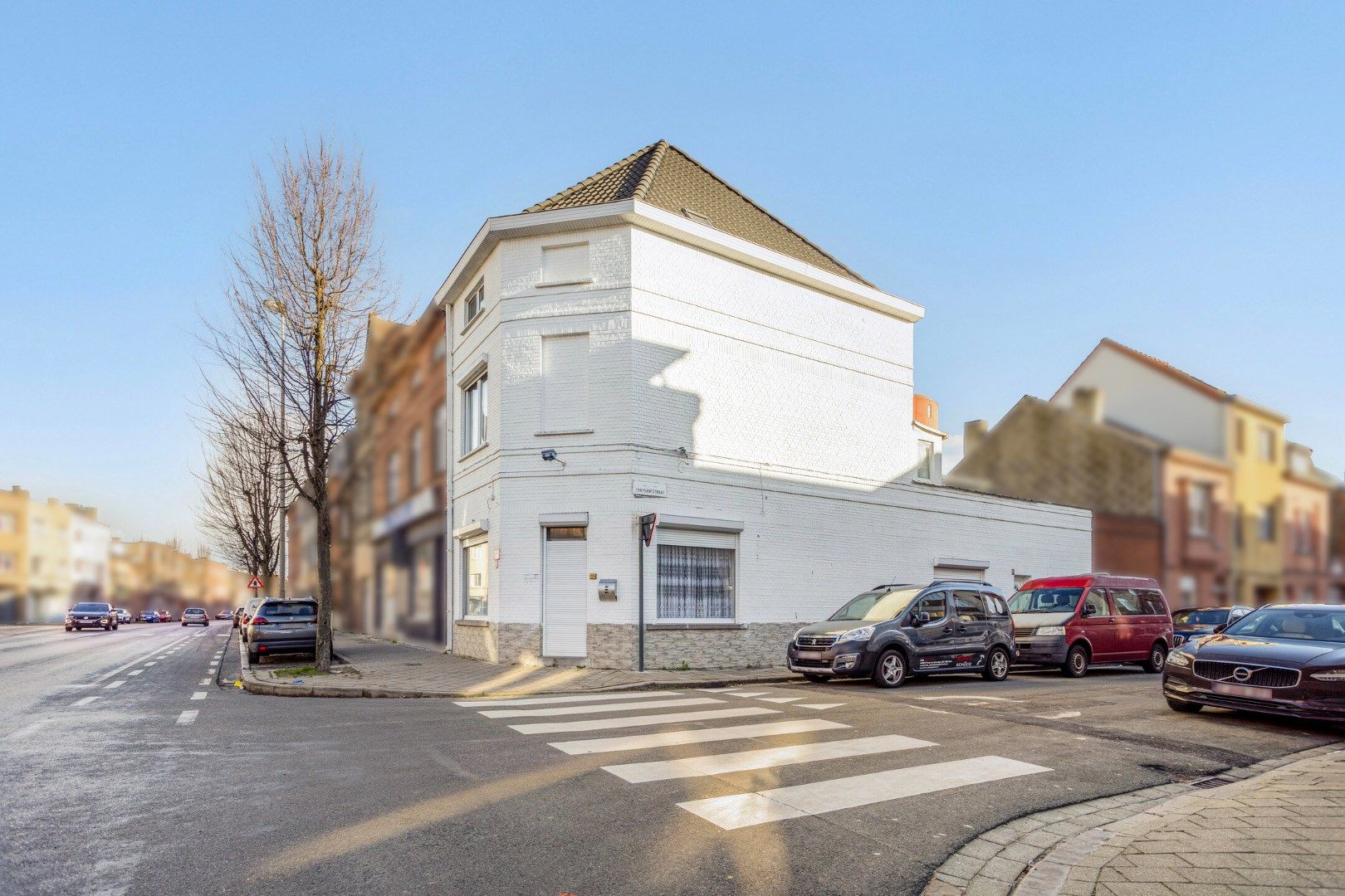 Hoekwoning met vier slaapkamers, twee badkamers en groot terras in Gent foto 1