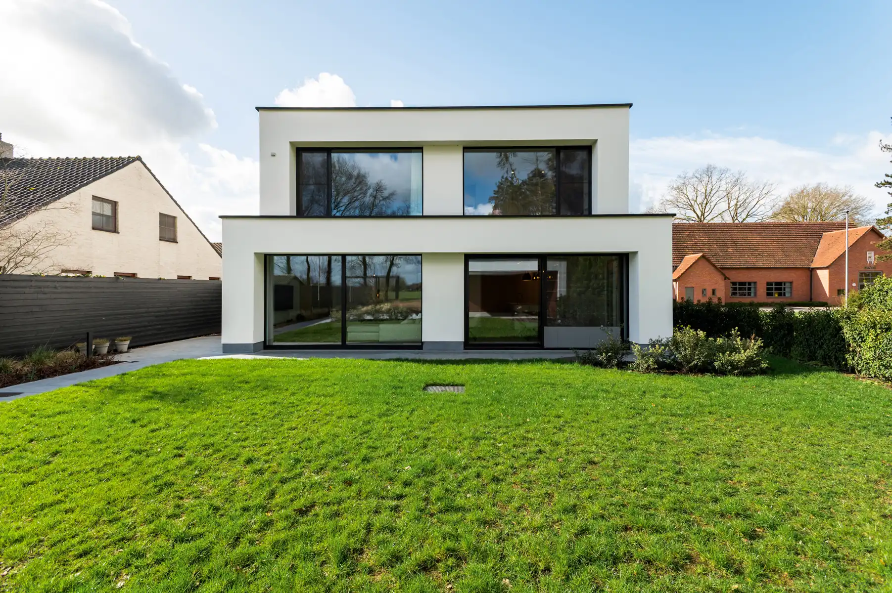 Exclusieve recente woning met hoogwaardige afwerking. foto 30