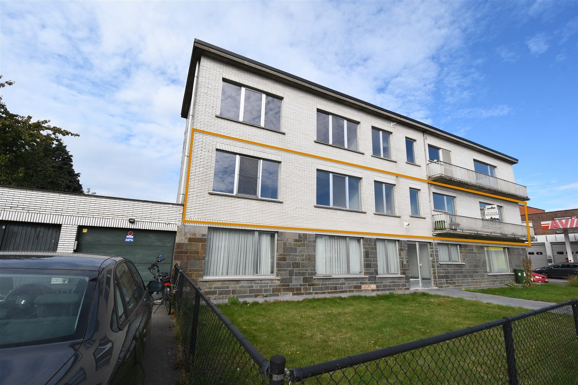 Ruim appartement met twee slaapkamers in Sint-Niklaas foto {{pictureIndex}}