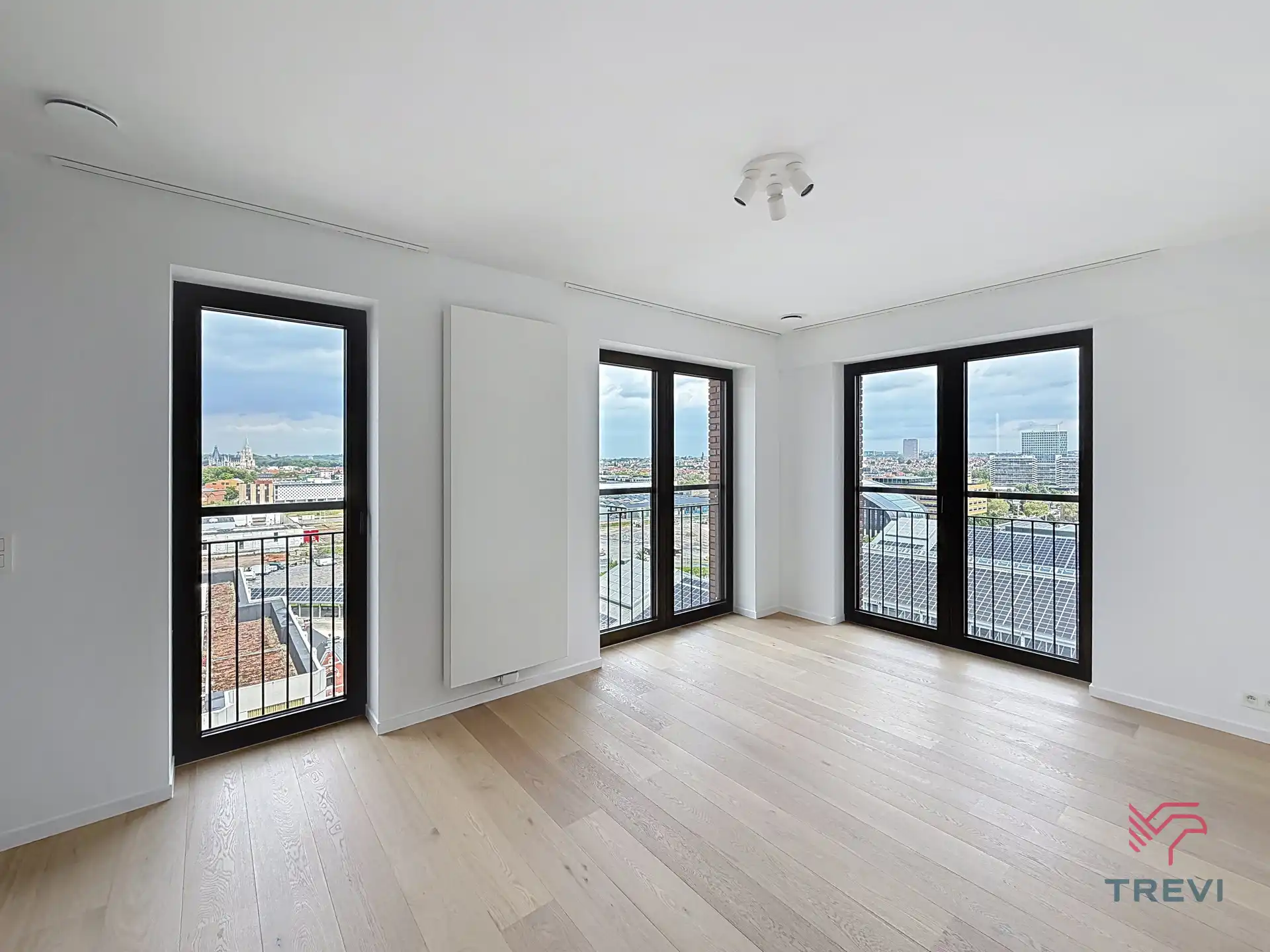 Prachtig appartement met 2 slpks, terras en topuitzicht foto 2