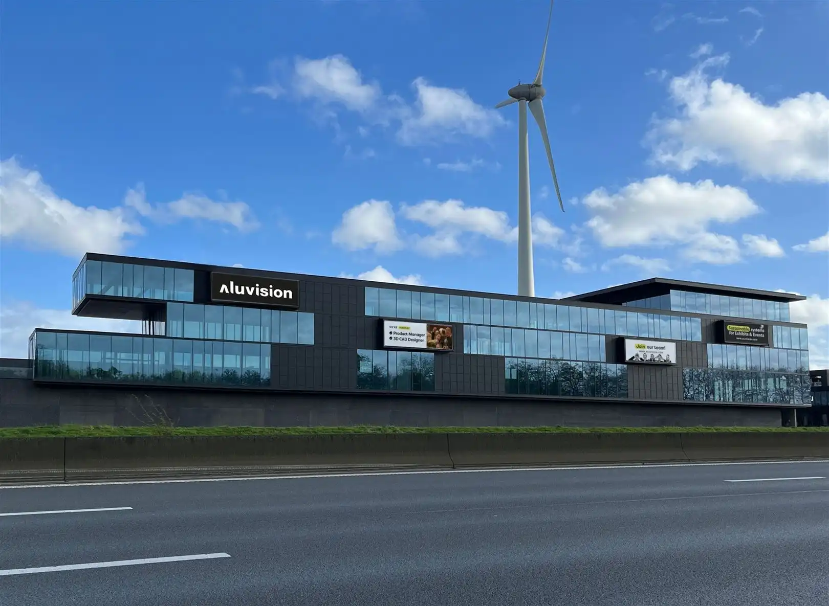 Nieuwbouwkantoren langsheen de E17 foto {{pictureIndex}}