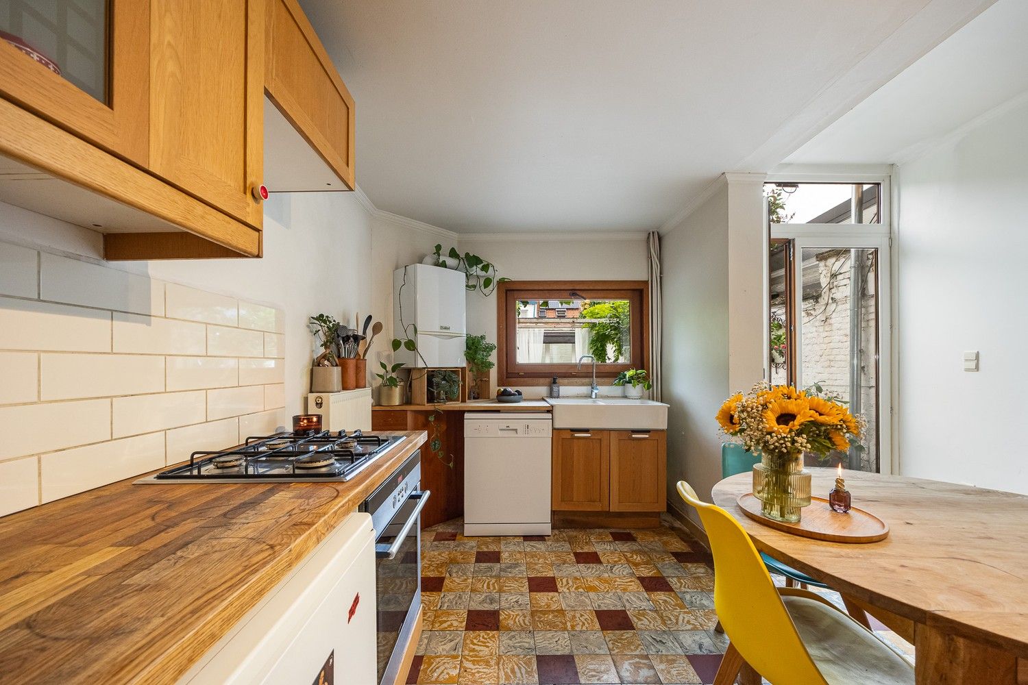 Charmante stadswoning met tuin en optionele garage in hartje Borgerhout foto 5