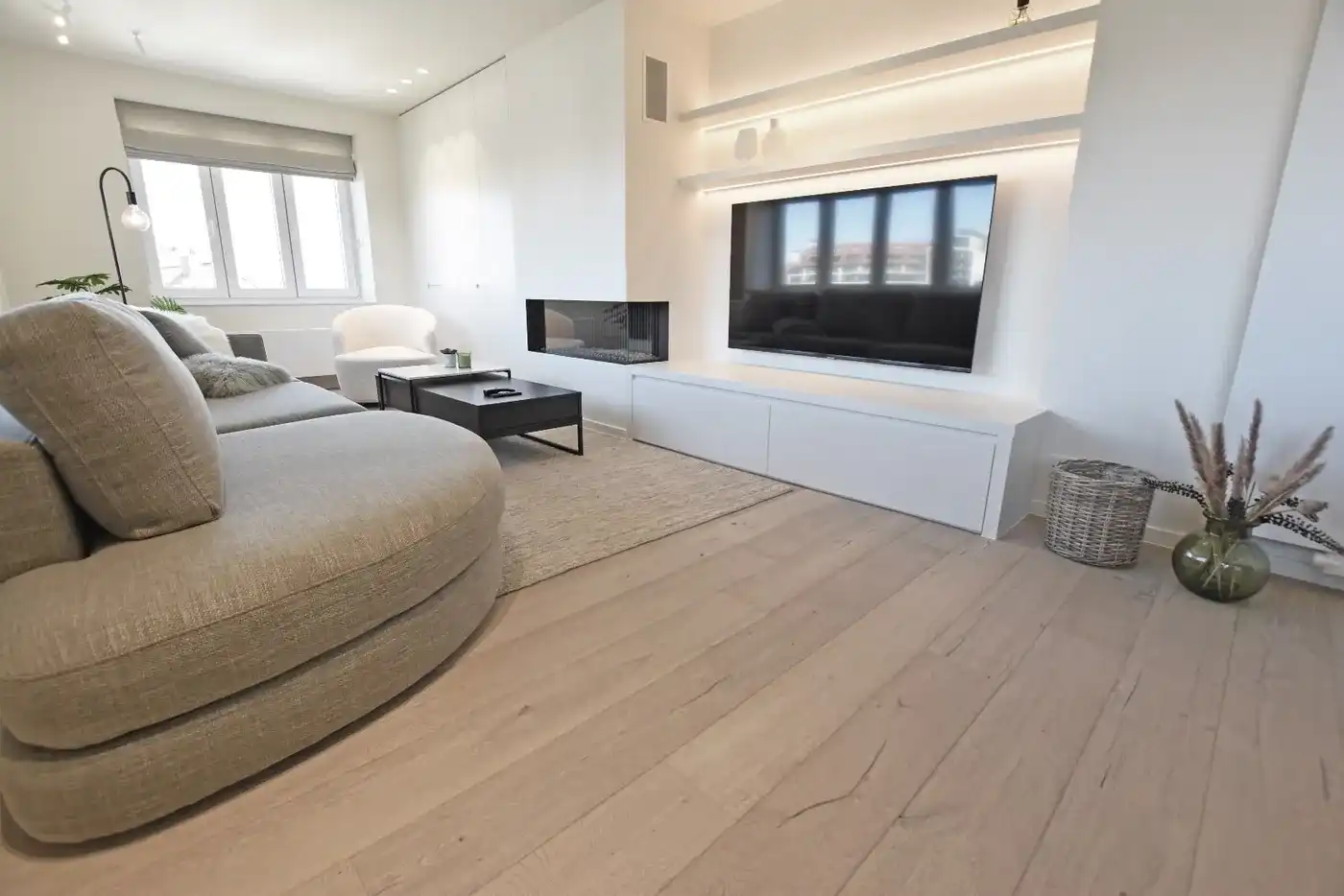 Prachtige totaalrenovatie met uitgestrekt zicht over het Zegemeer.  foto 6
