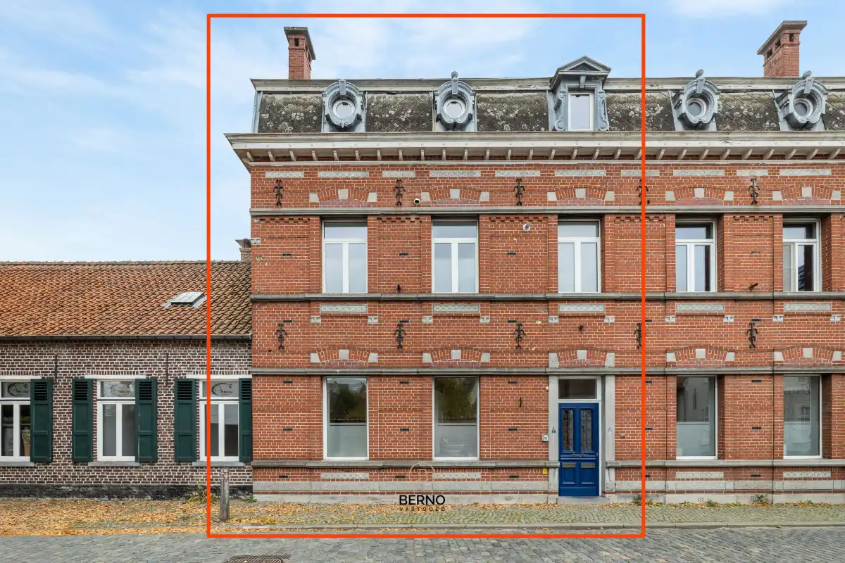 Authentiek herenhuis met moderne luxe en zonnige tuin – Wieze. foto 2