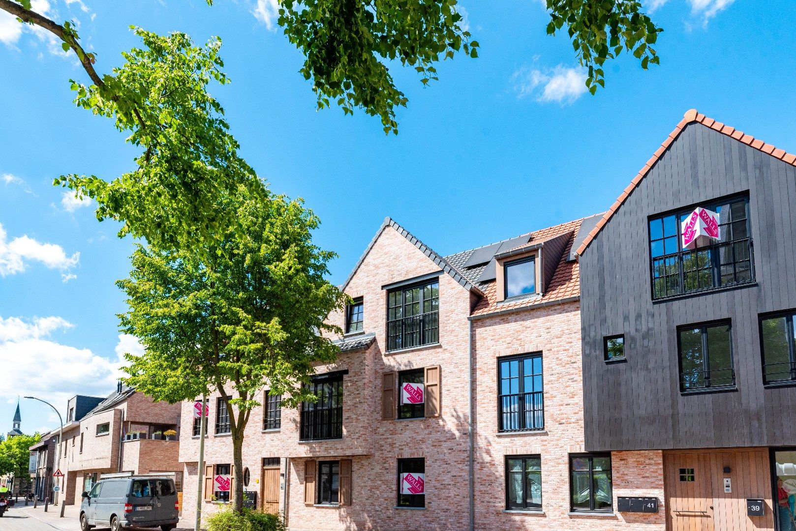 Stijlvol nieuwbouwappartement met ruim terras foto {{pictureIndex}}