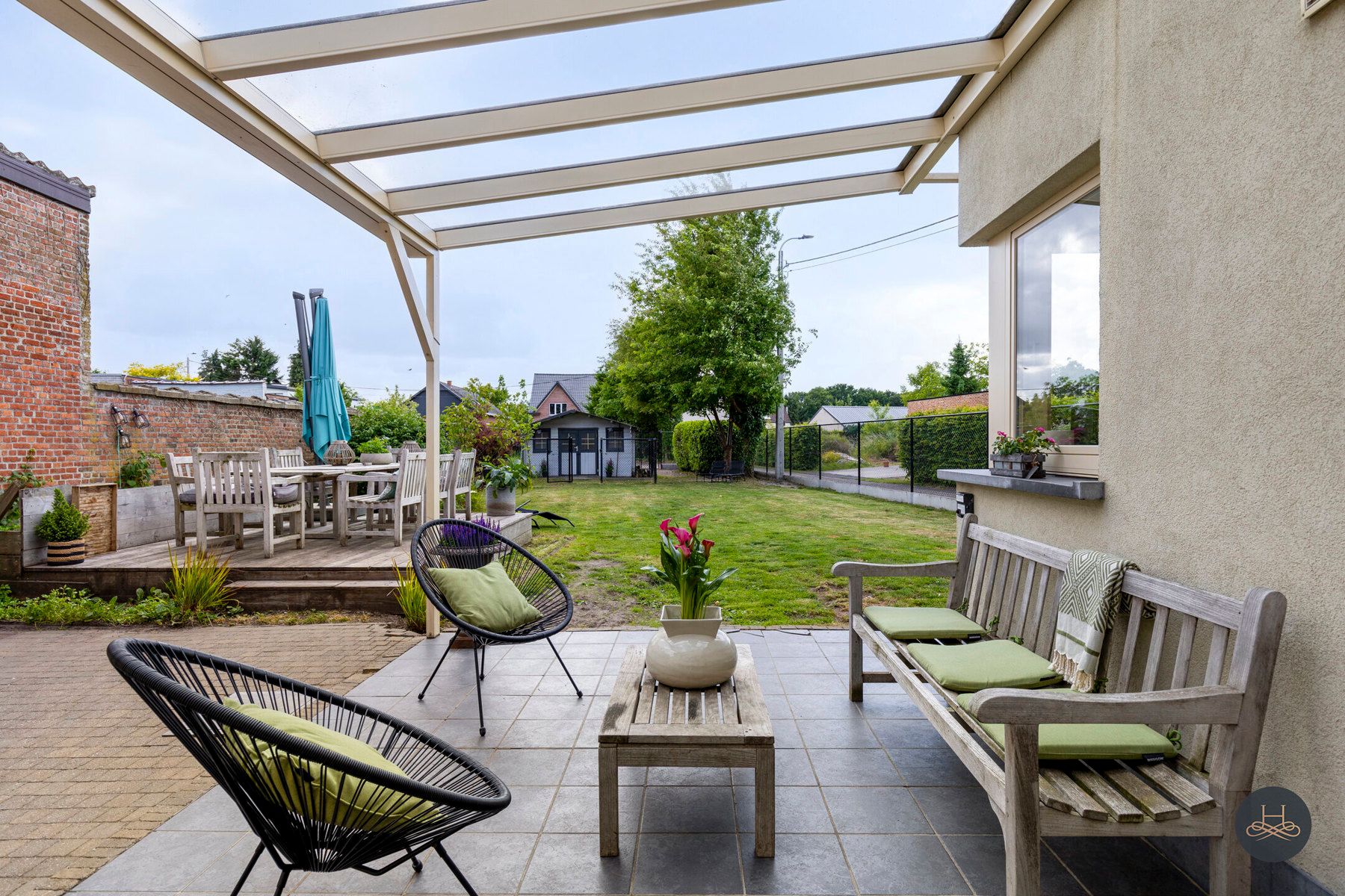 Sfeervolle, deels gerenoveerde woning met ruime diepe tuin foto 19