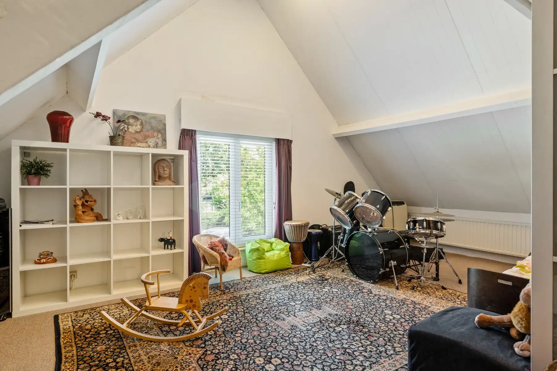 Ruime en lichtrijke villa in rustige, groene omgeving foto 30