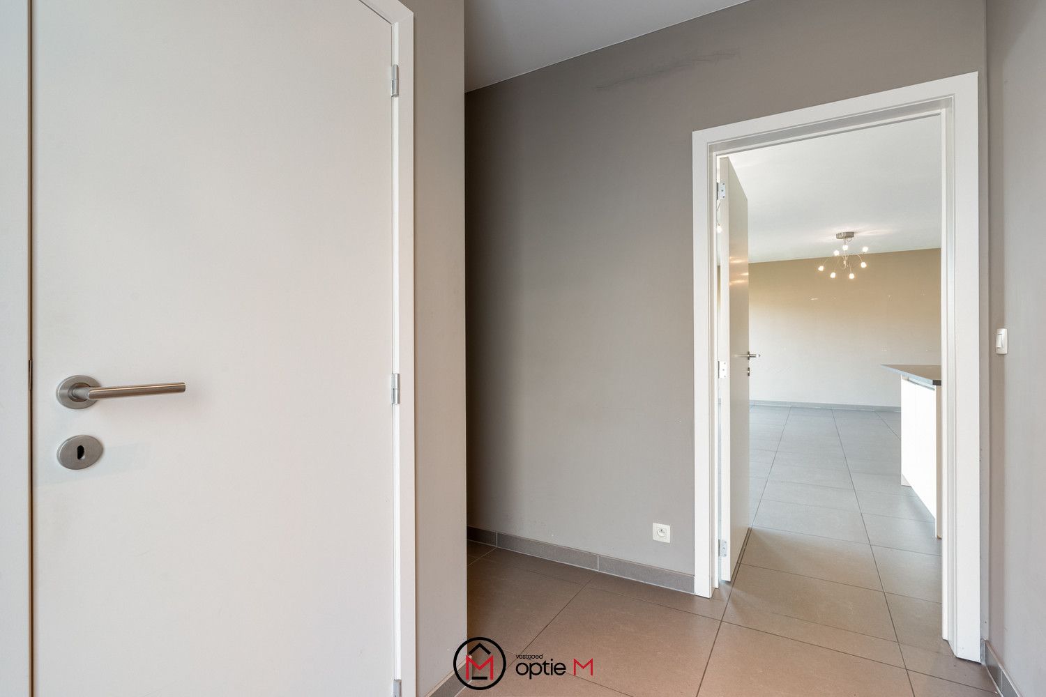 GELIJKVLOERS APPARTEMENT IN BILZEN foto 5