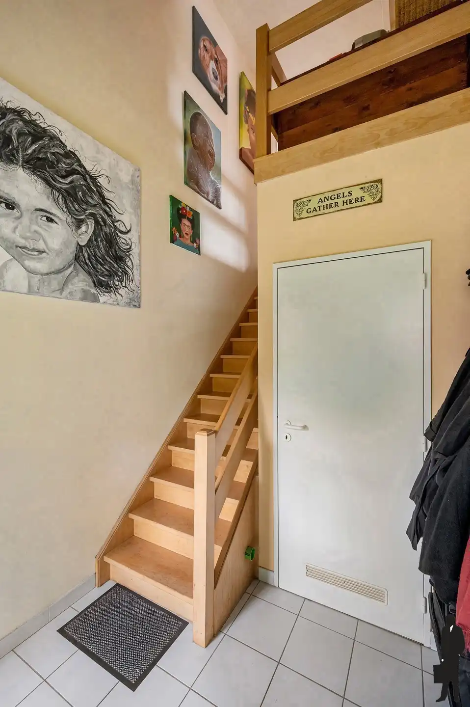 Charmante en lichtrijke gezinswoning met ruime garage en prachtige tuin op gegeerde locatie dichtbij scholen, winkels en station foto 14