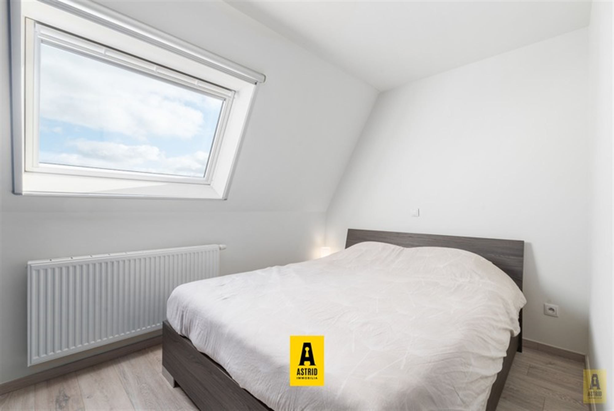 🌊 Instapklaar duplexappartement in hartje Bredene! foto 10