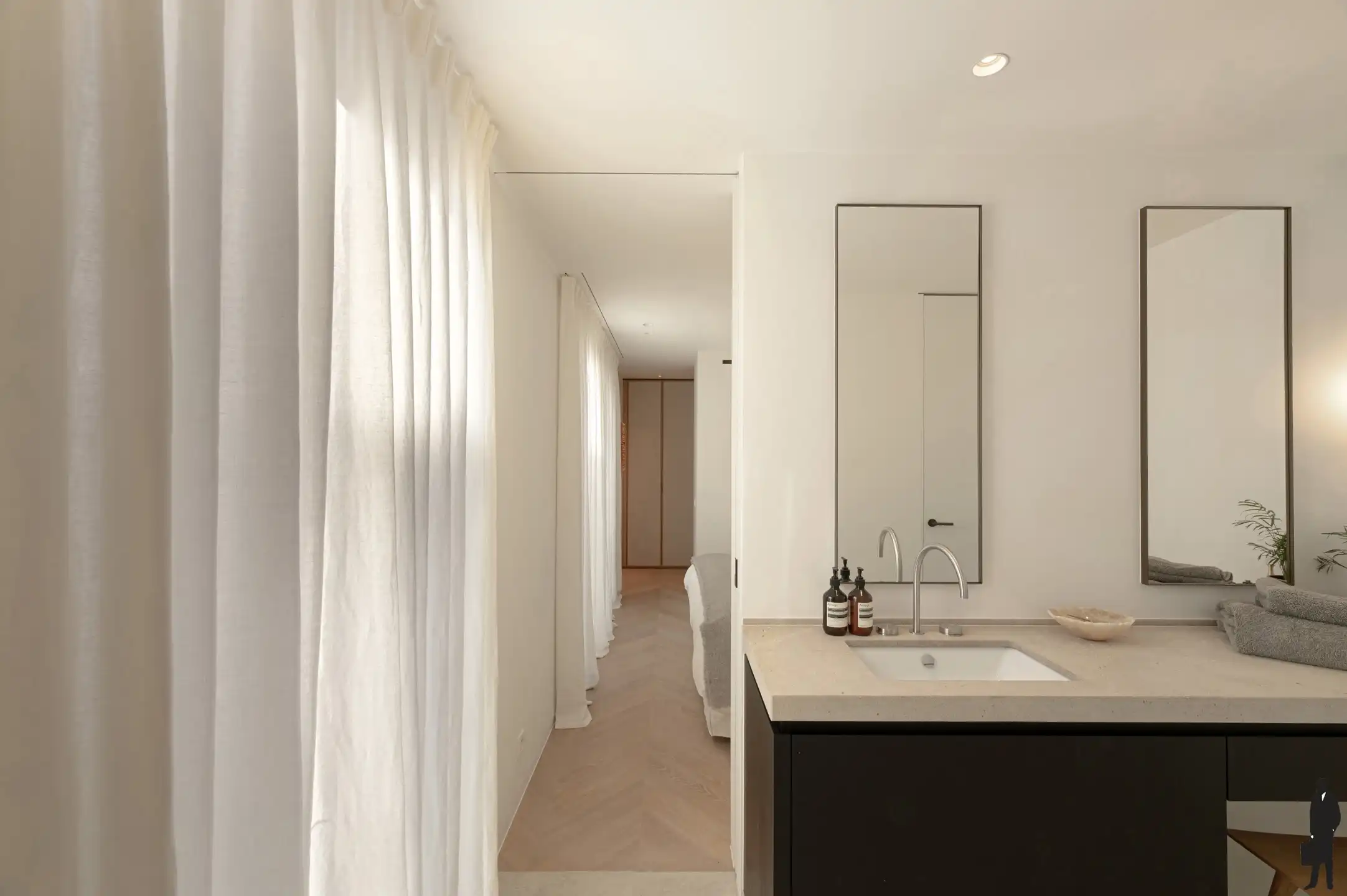 Zonnig luxueus afgewerkt appartement met weids uitzicht! foto 12