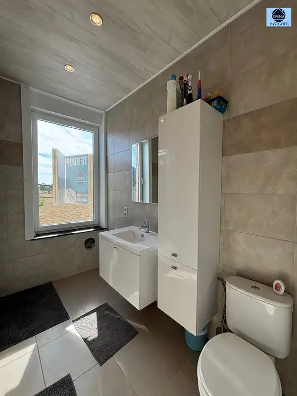 GERENOVEERDE WONING MET 3 SLAAPKAMERS EN TUIN foto 9
