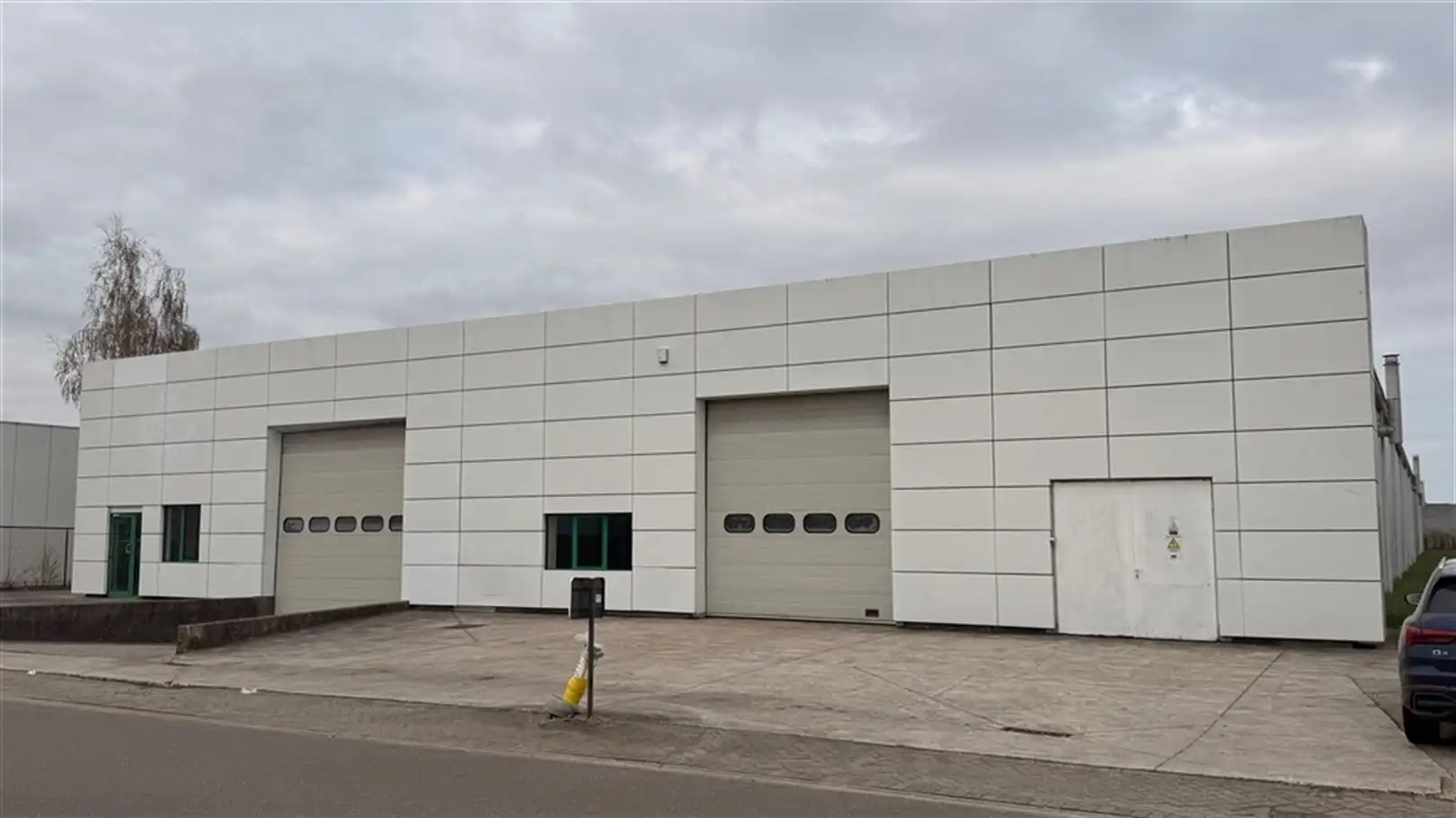 Magazijn op gunstige locatie te Sint-Niklaas foto 2