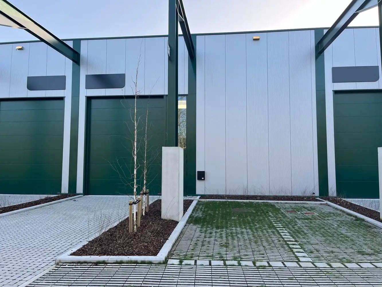 KMO-unit 290m² foto {{pictureIndex}}