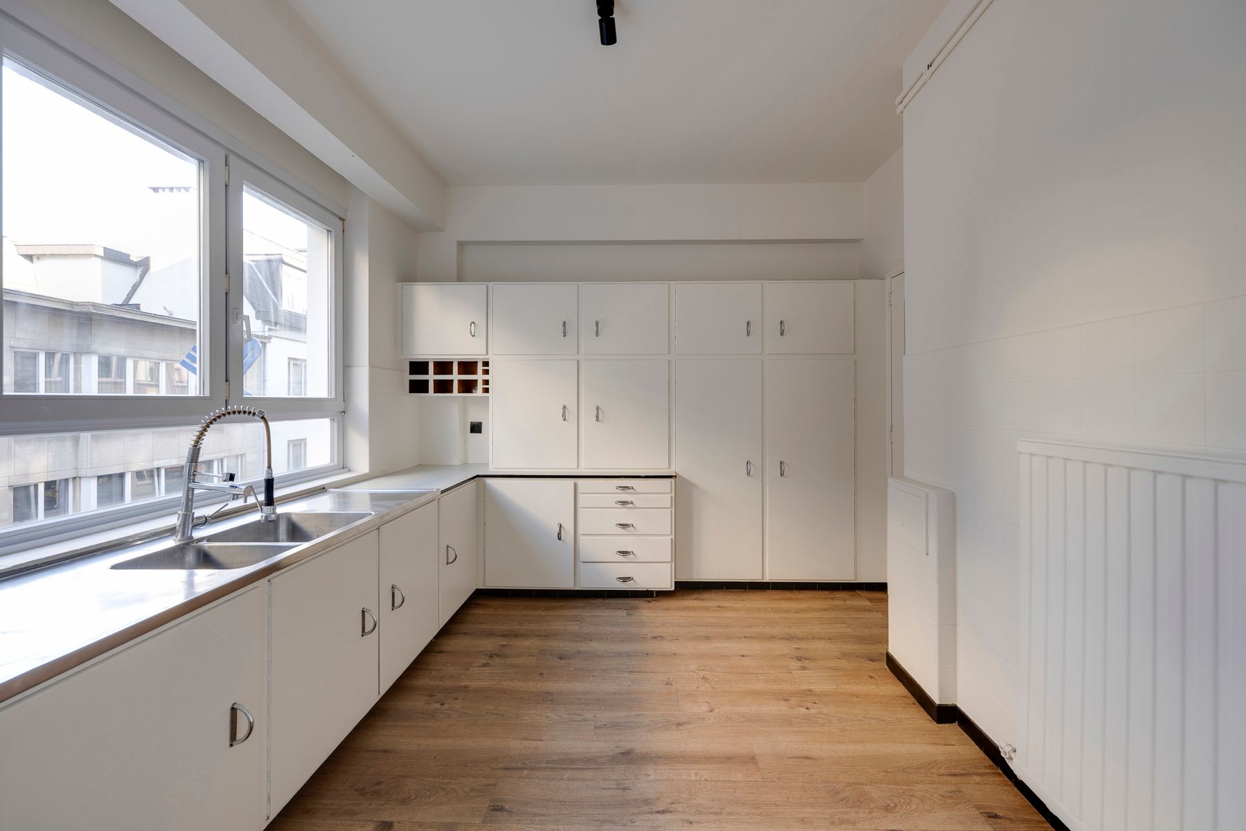 Instapklaar 3-slaapkamerappartement met terras foto 8