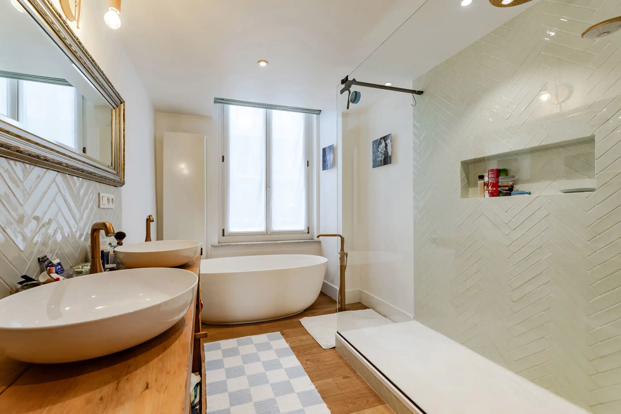 Herenhuis met uitzonderlijke volumes & verzorgde afwerking foto 14