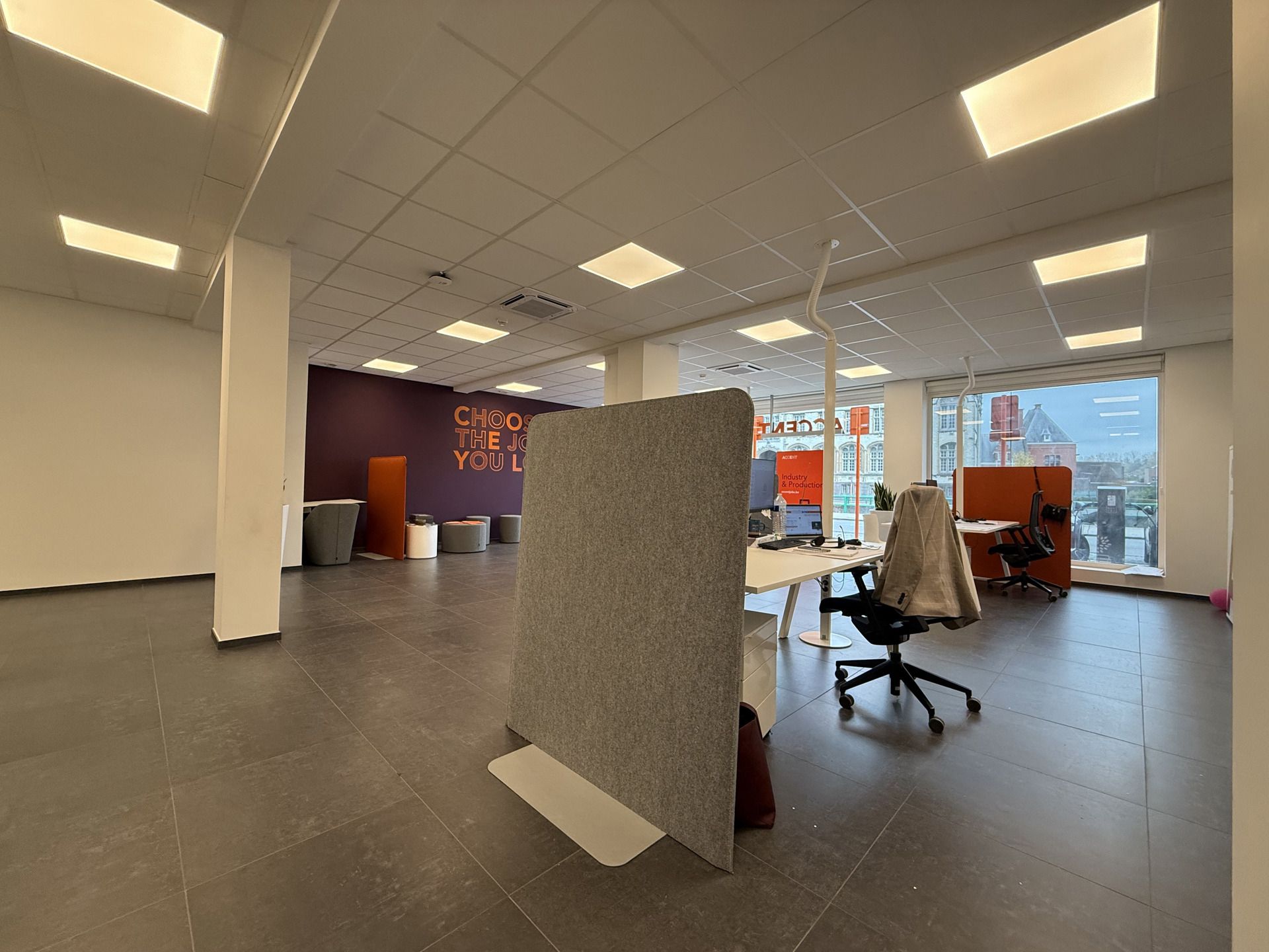 Instapklare open kantoorruimte vlak aan de Schelde foto 8