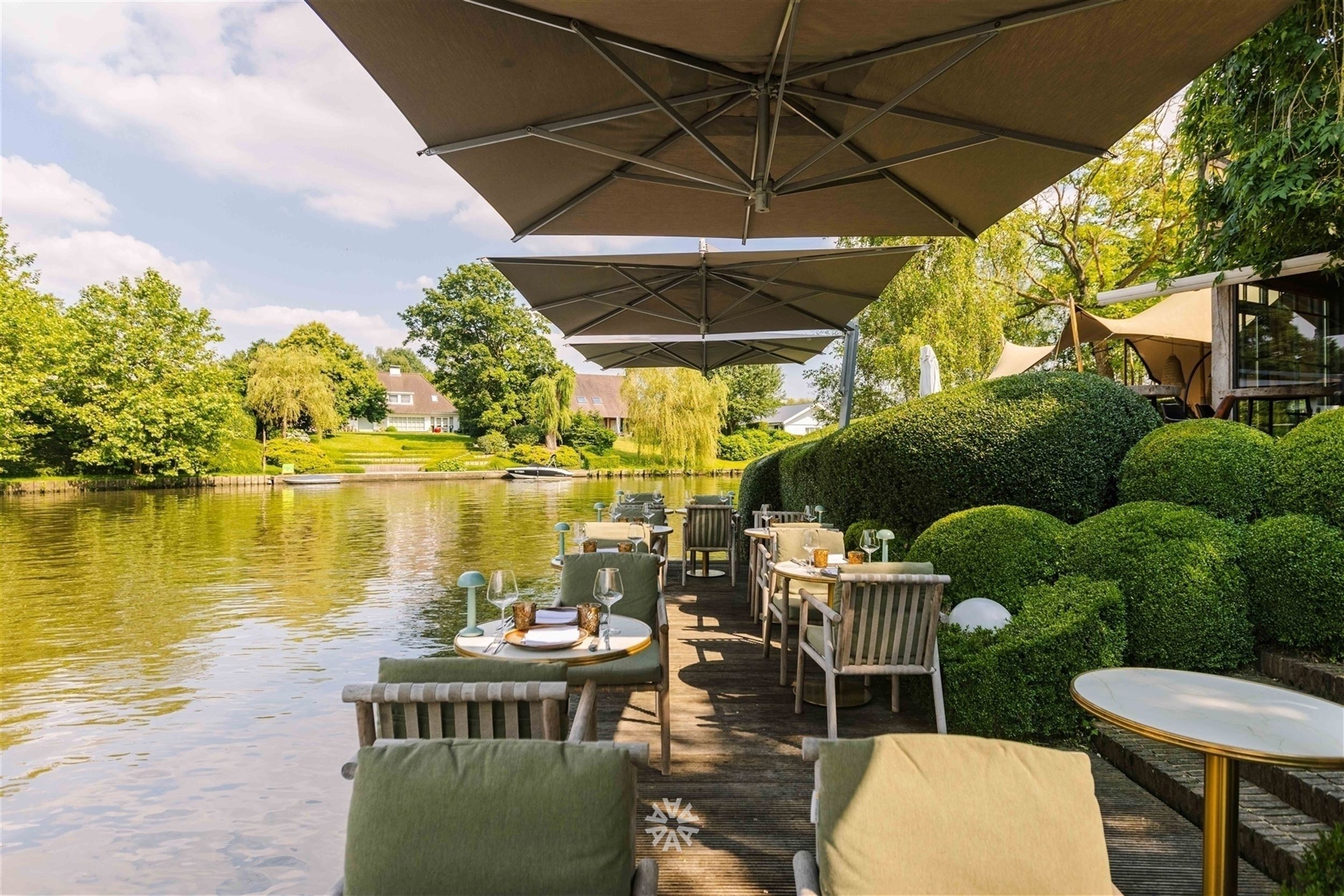 Exclusief restaurant met woonst aan de oevers van de Leie foto 1