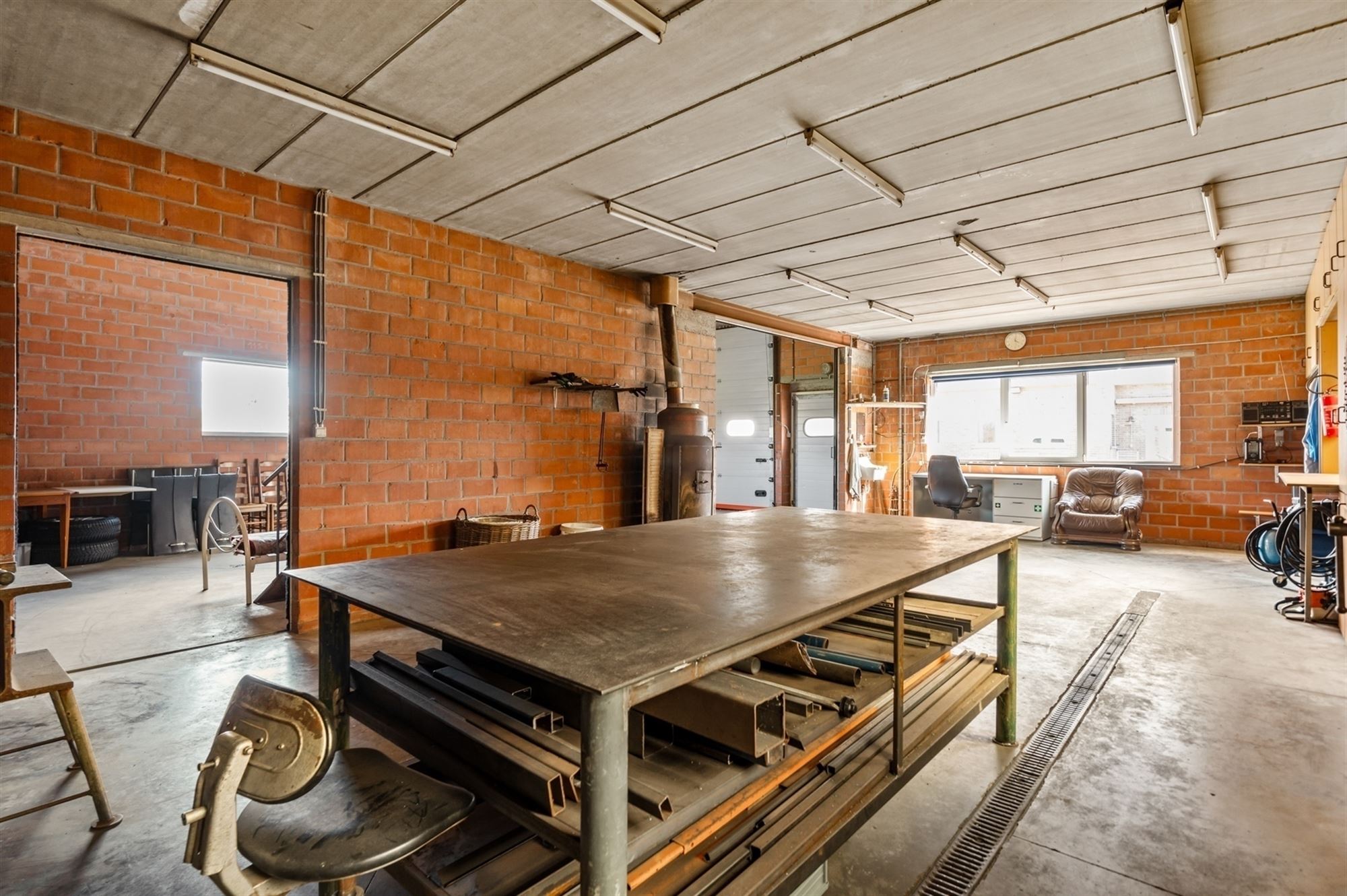 Standigvolle woning met bijgebouw te Putte foto 17