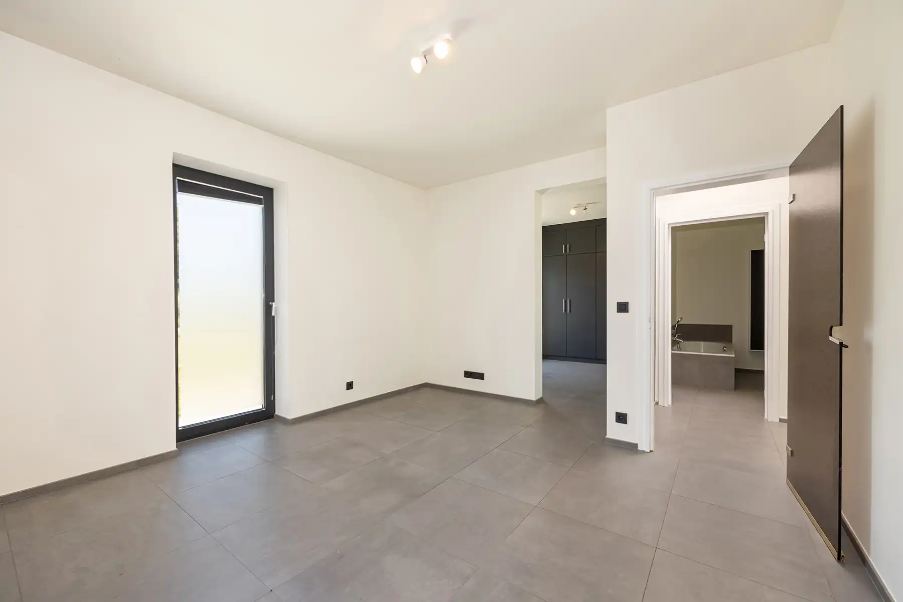 Instapklare bungalow op een perceel van ruim 40 are foto 16
