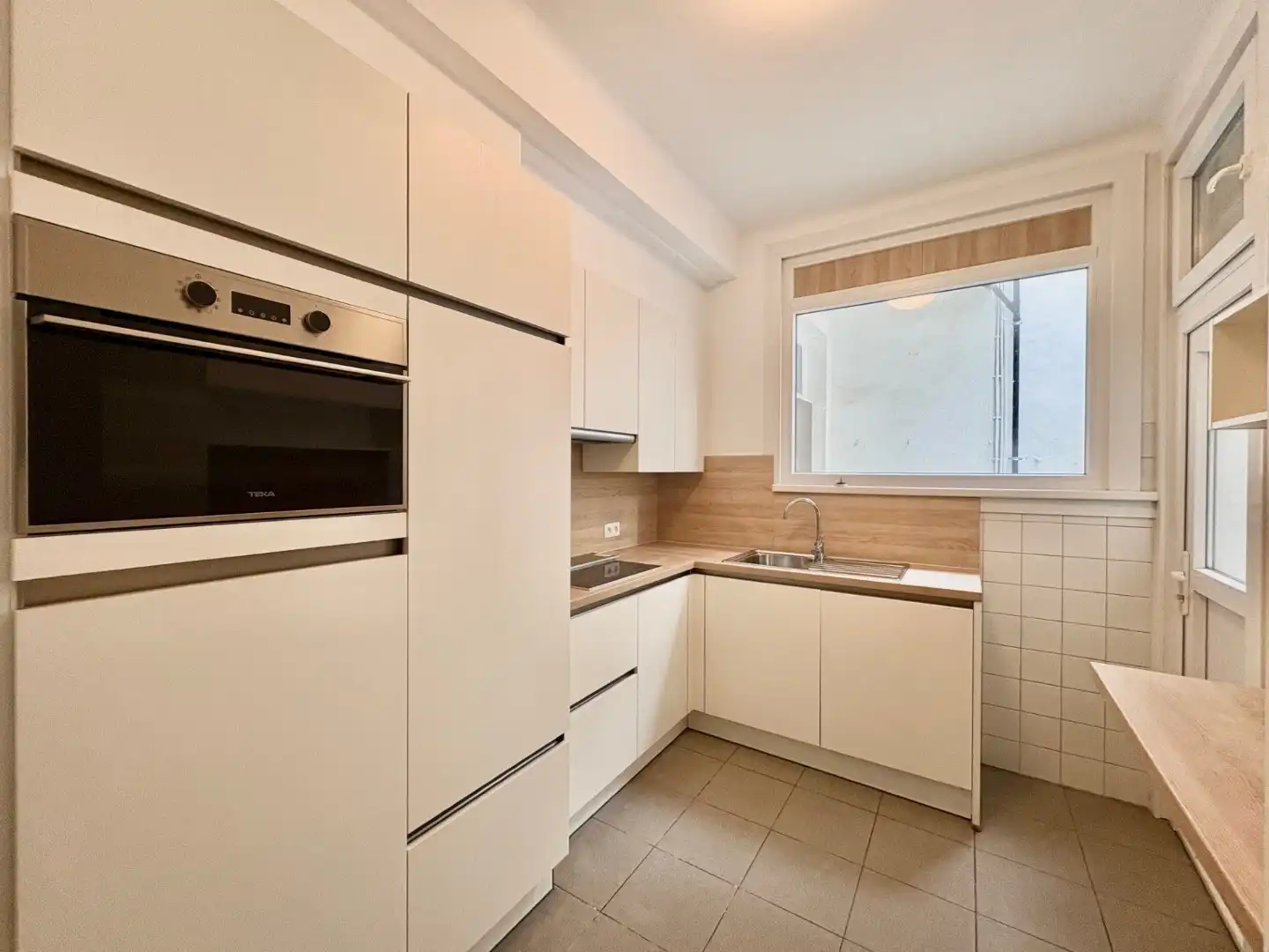 Instapklaar 2-slaapkamerappartement met zijzicht op de Meir ca. 140 m² foto 12