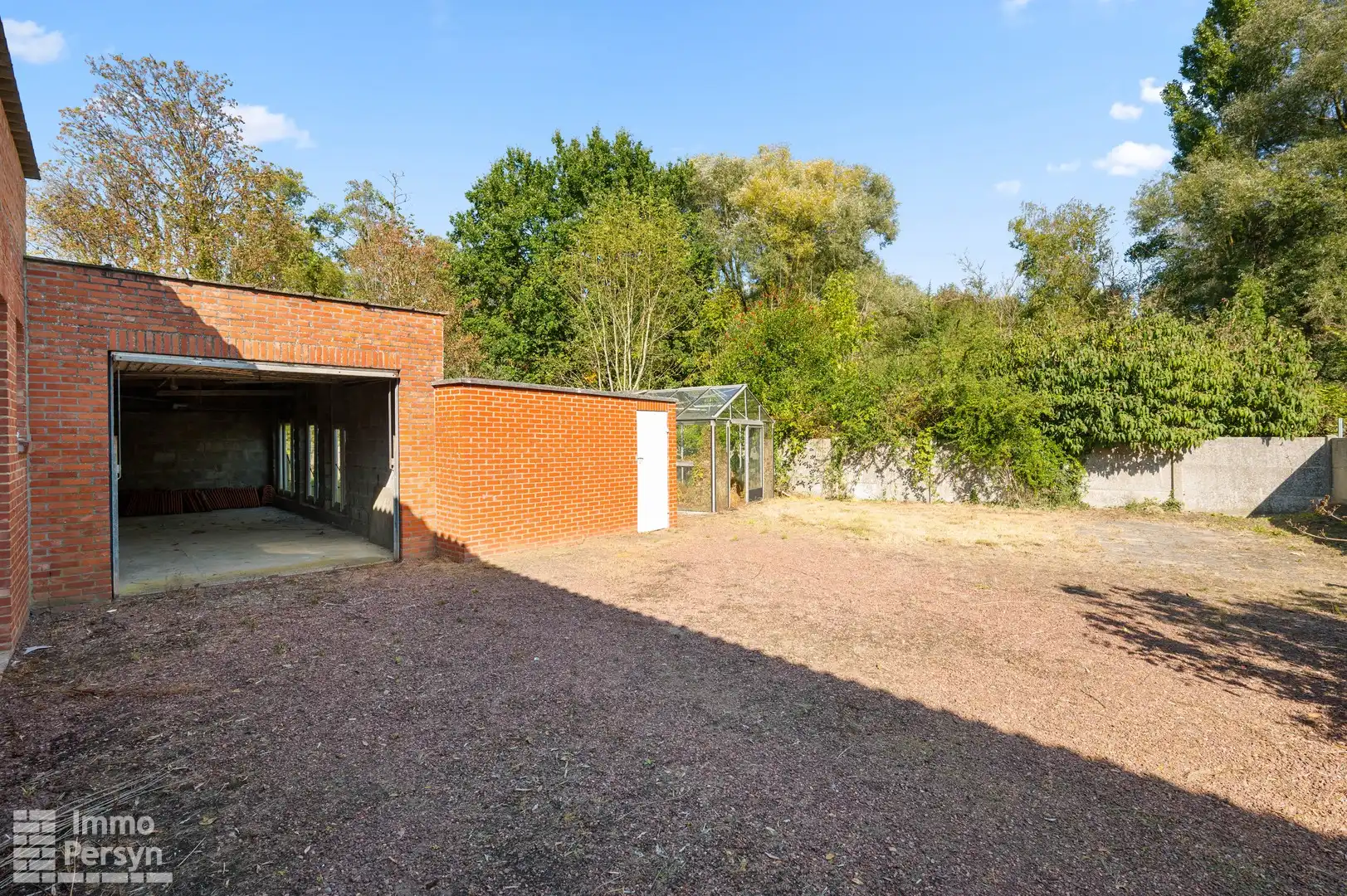Woning met loods op een commerciële ligging foto 29
