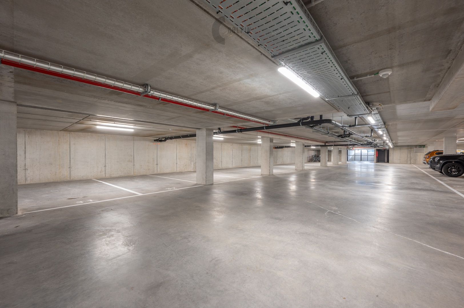 Gemakkelijk toegankelijke garagestaanplaats in een afgesloten garagecomplex te Zeebrugge foto 3