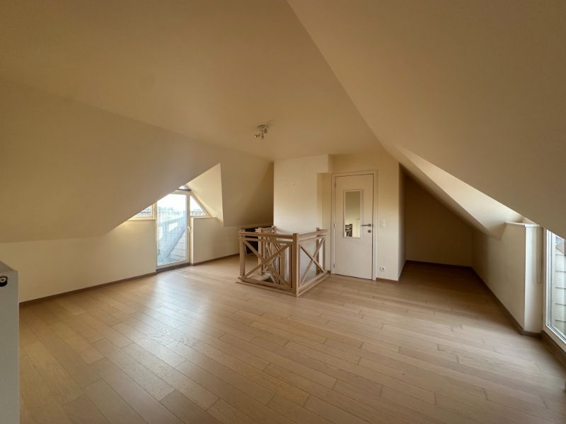 Ruim appartement inclusief kelderberging en garage! foto 19