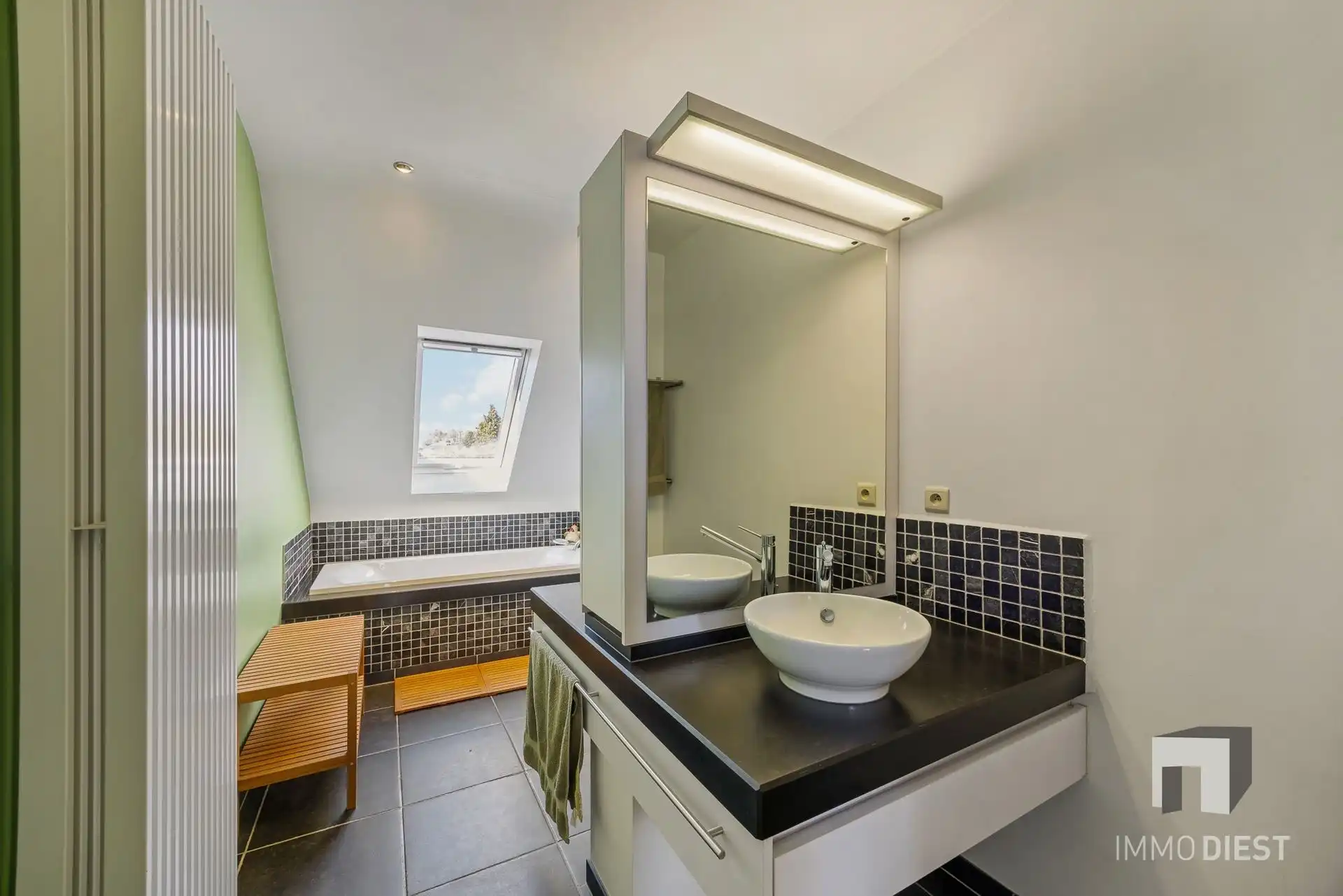 Bedrijfsgebouw én woning aan de stadsrand foto 6