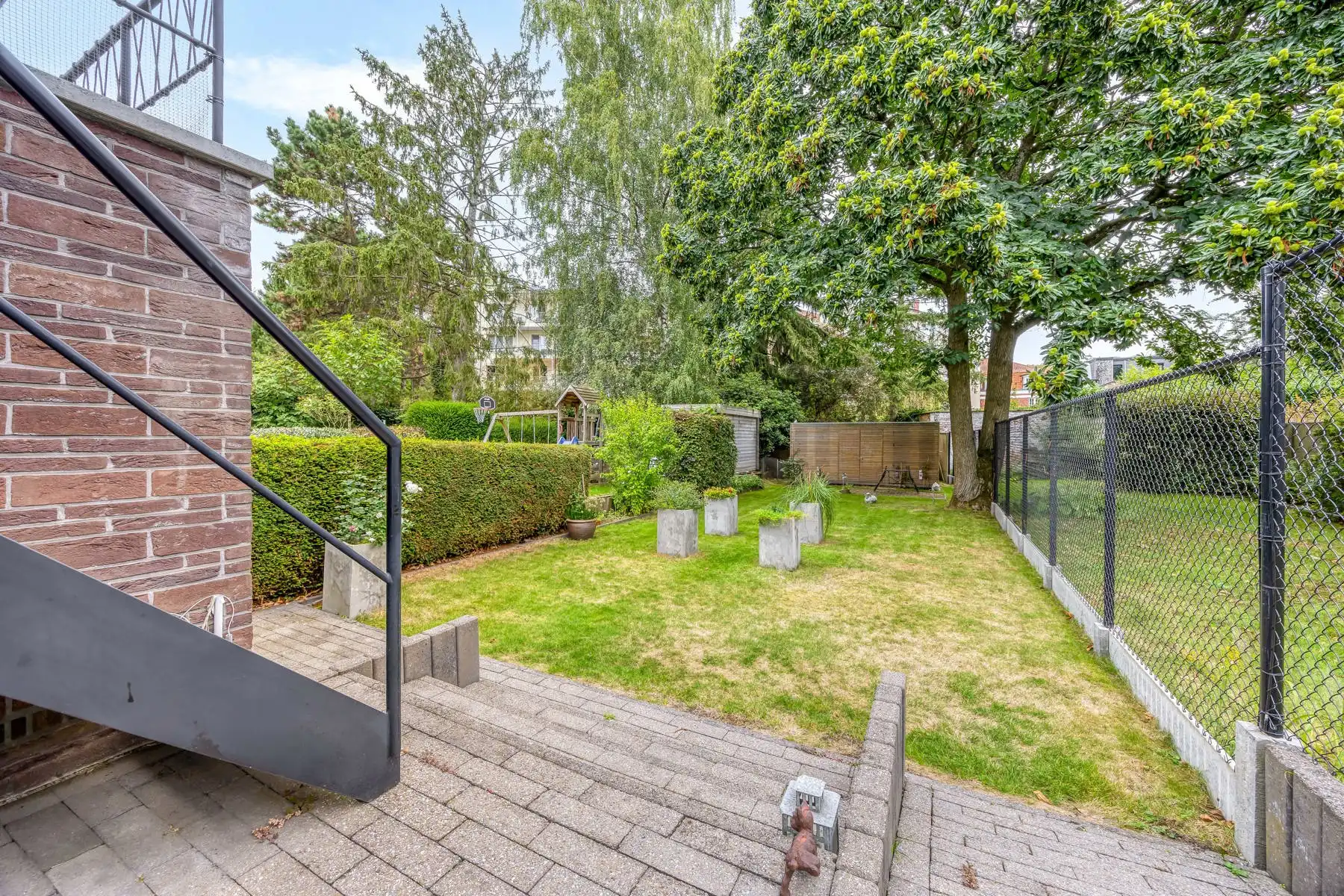 Karaktervolle architectenwoning op toplocatie: Zonnig terras, kamerhoge ramen en EPC B foto 14