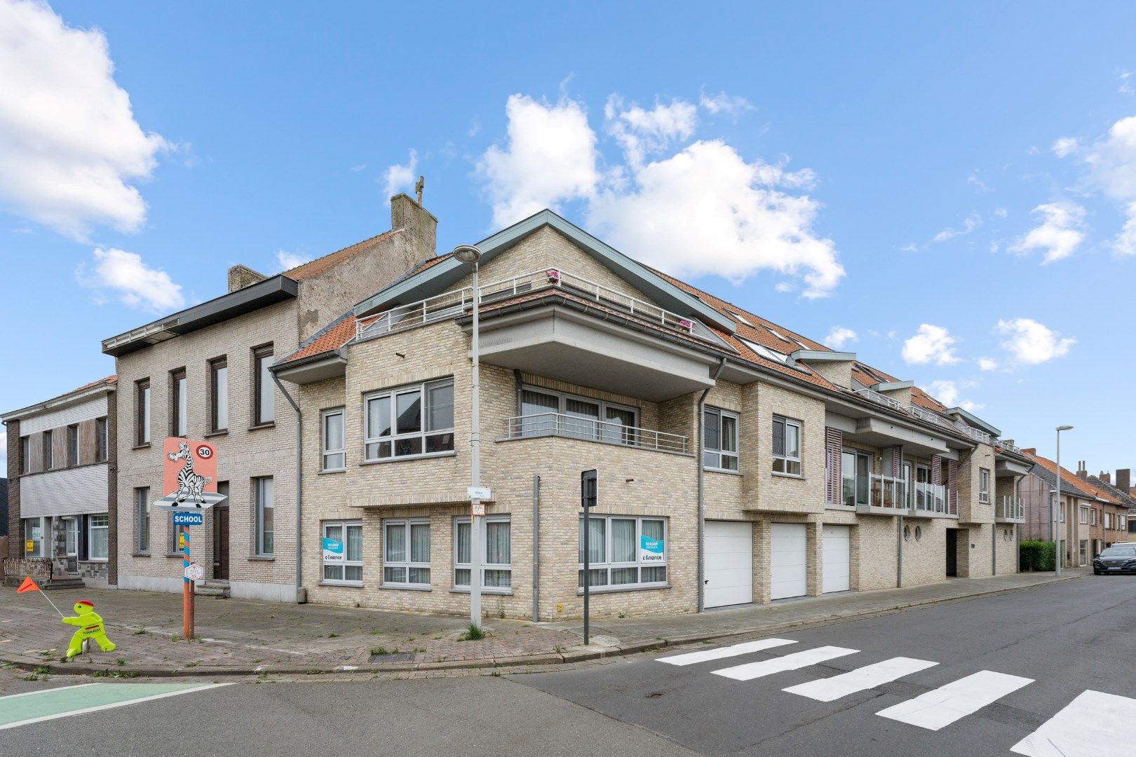 Royaal en ruim gelijkvloers appartement op zeer rustige ligging te Bredene-Dorp! foto 11