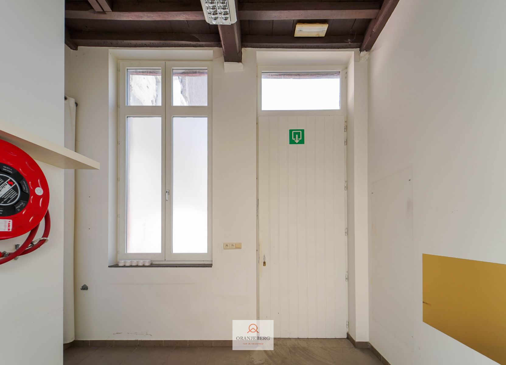 Handelspand in historisch gebouw aan de Vrijdagmarkt foto 12