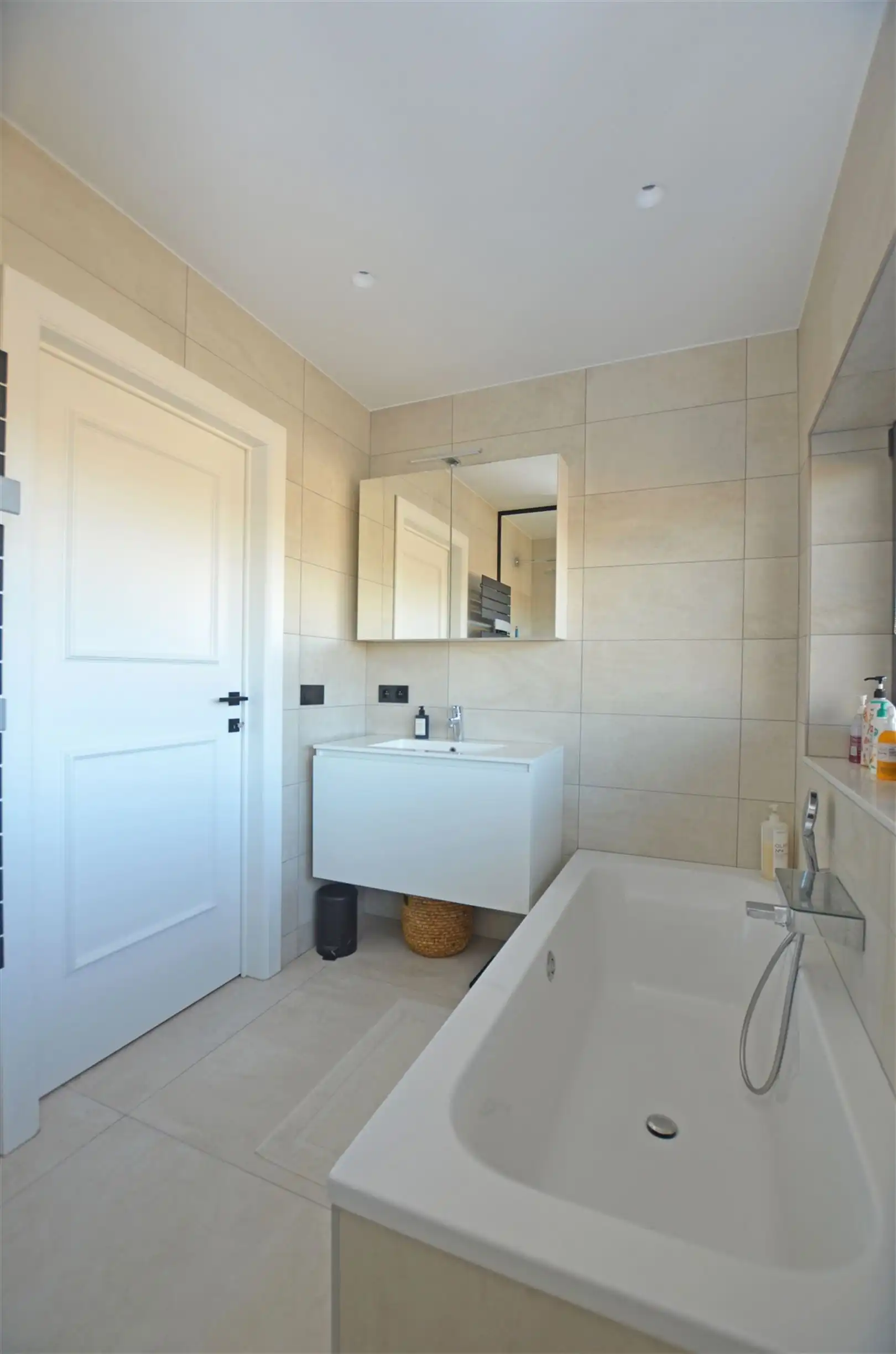 Landelijk gelegen villa met weids zicht. foto 14