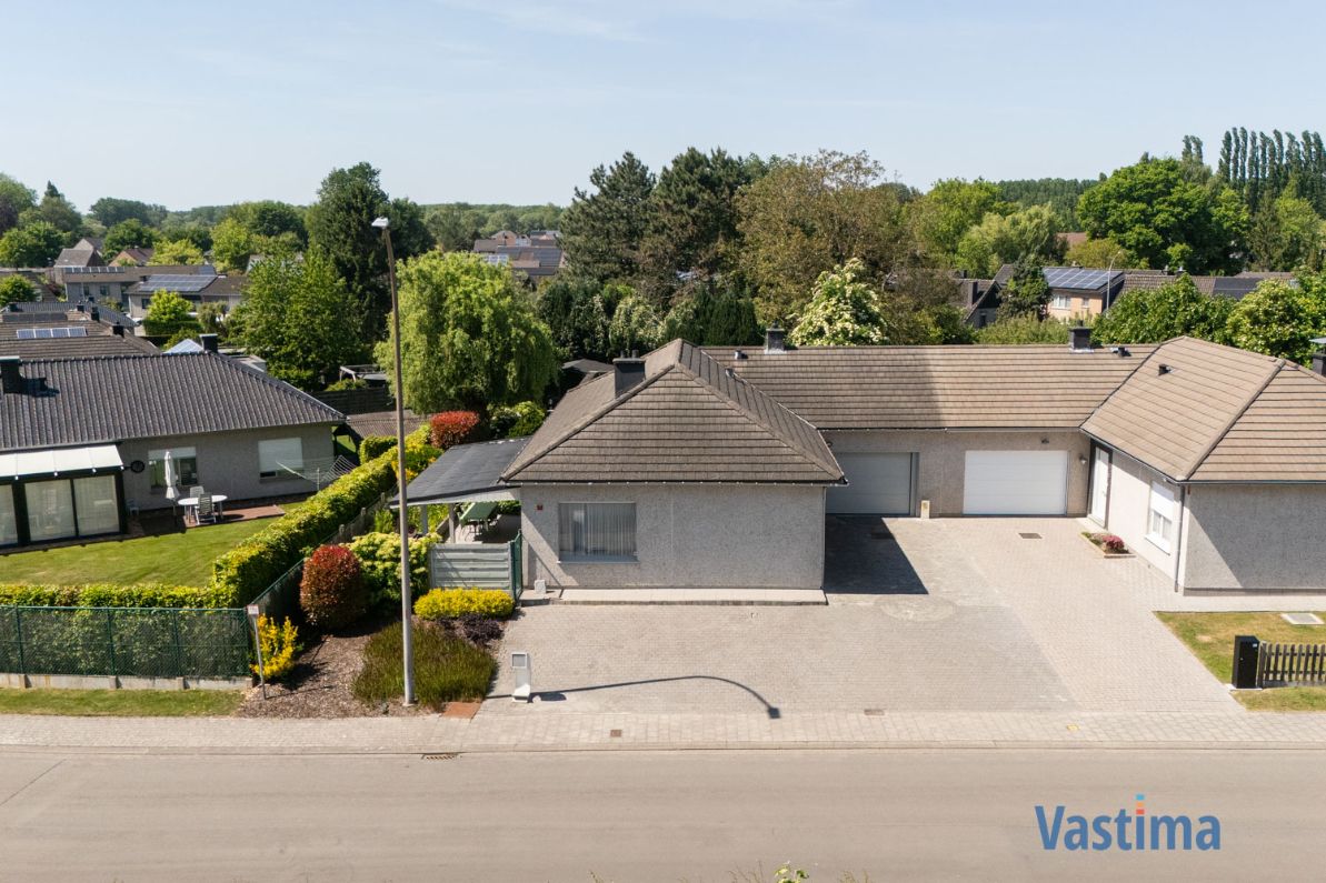 Bungalow in een oase van ruimte en rust in het hart van Ternat – ideaal voor gezinnen, kangoeroe wonen of vrij beroeper. foto 2