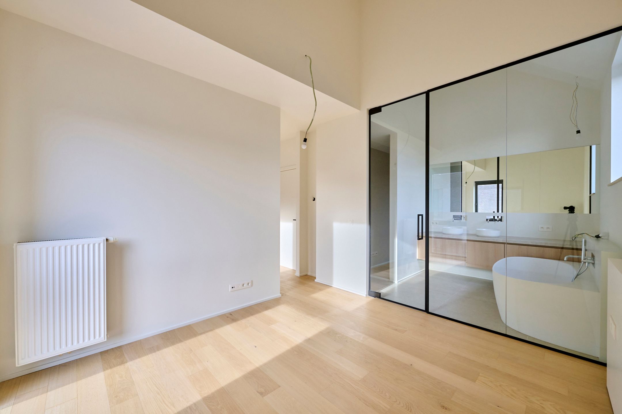 Ruime woning met 4 of 5 slaapkamers en 2 badkamers foto 12