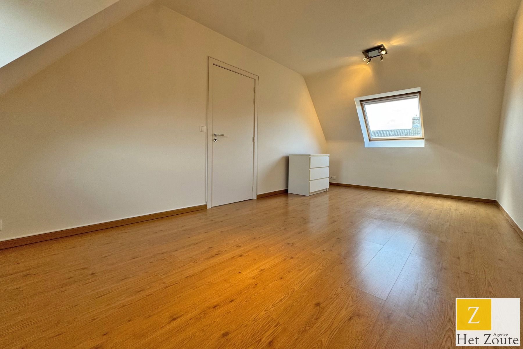 Opgefriste woning met tuin in het hartje van Ramskapelle foto 10