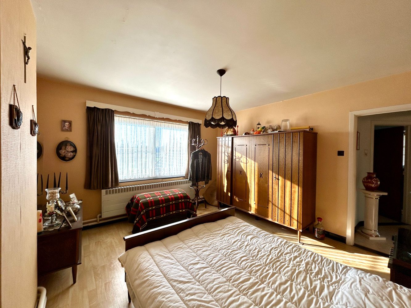 Degelijke, te renoveren half open bebouwing op ruim perceel. foto 14