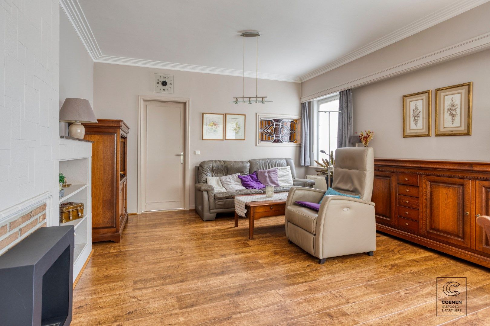 Instapklare woning met 2 slpk, ruime garage en zonnige tuin op TOPlocatie te Wommelgem!  foto 4