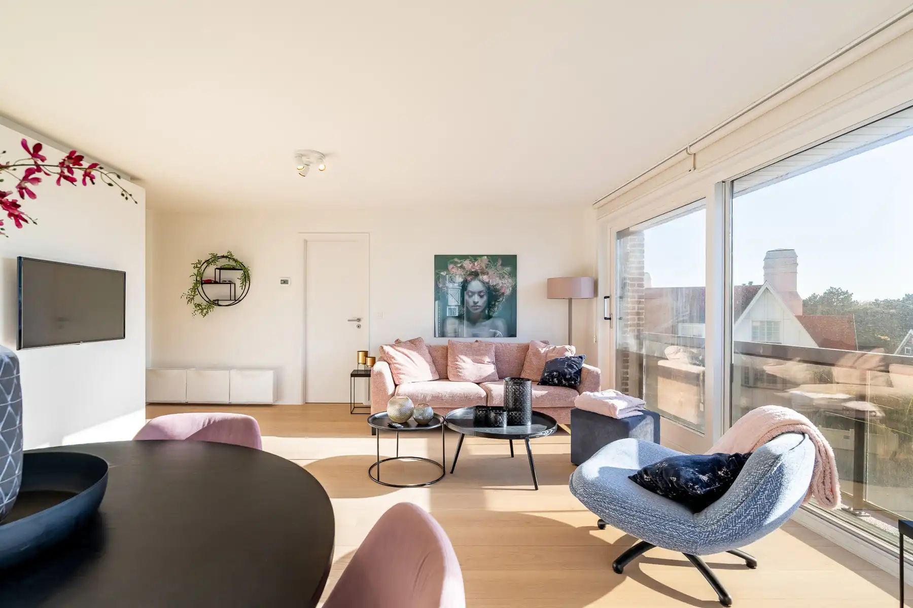 Gerenoveerd en gemeubeld appartement op toplocatie - Open zicht foto 4