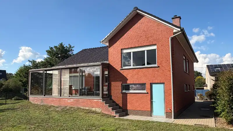 Instapklaar landhuis van 215m² op 5 are 79 ca foto 2
