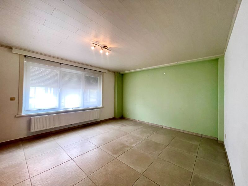 GERENOVEERD GELIJKVLOERS APPARTEMENT MET TWEE SLAAPKAMERS, TUIN EN GARAGE foto 9