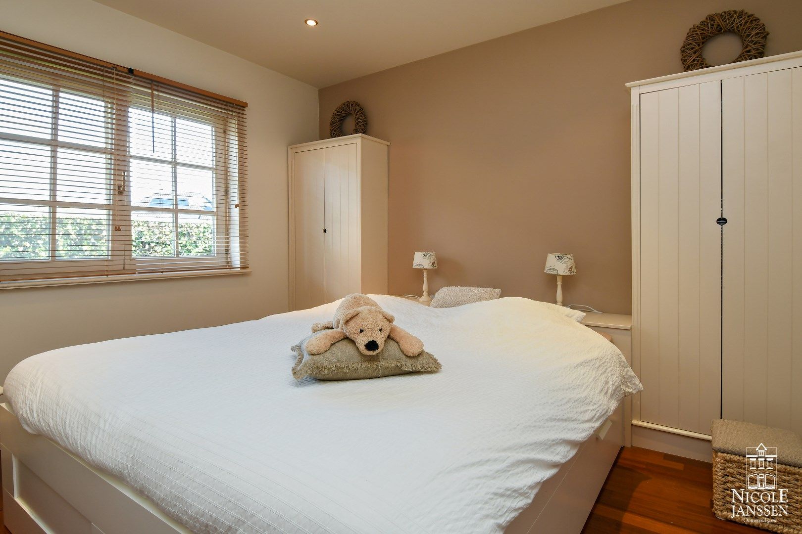 Verrassend ruime woning met bijgebouw en mooie tuin met zwembad foto 22